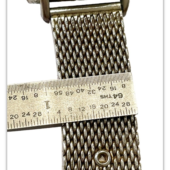 Vintage IZOD Watch - Picture 9 of 13